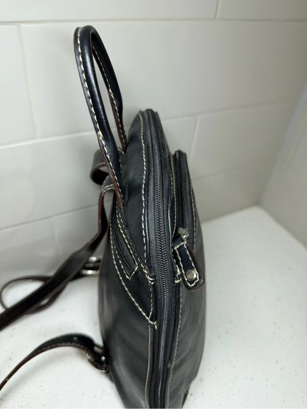 St John’s Bay Vintage Black Genuine Leather Backpack Purse Y2K 90s minimalist